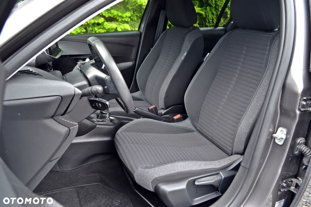 Peugeot 208 - 18