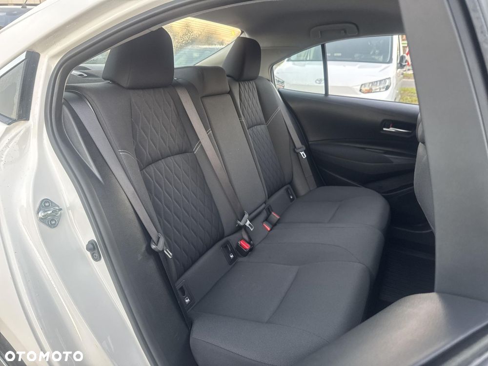 Toyota Corolla 1.8 Hybrid Active - 24