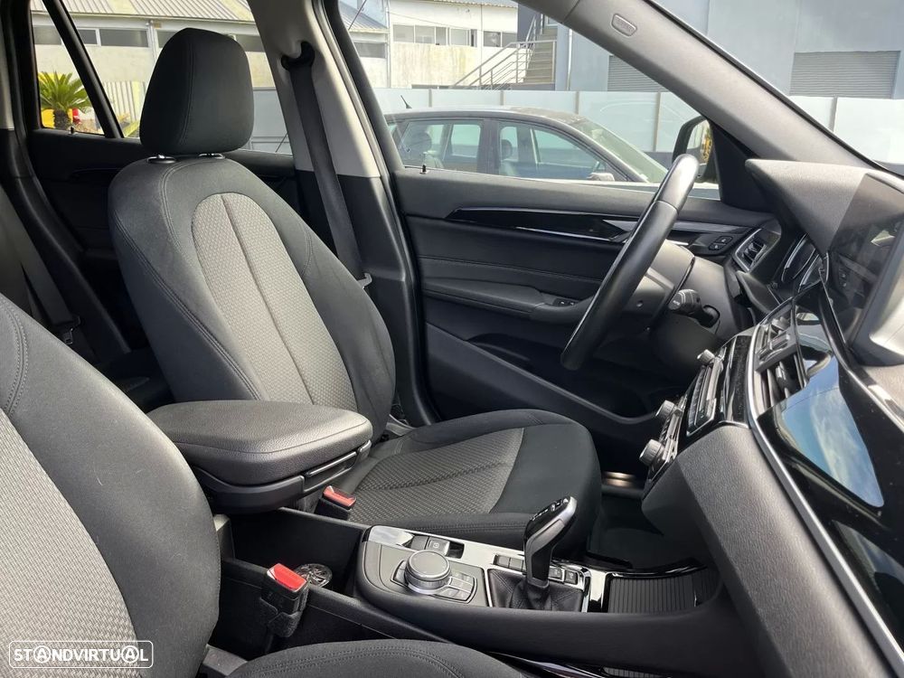 BMW X1 18 d sDrive Auto Line Sport - 36
