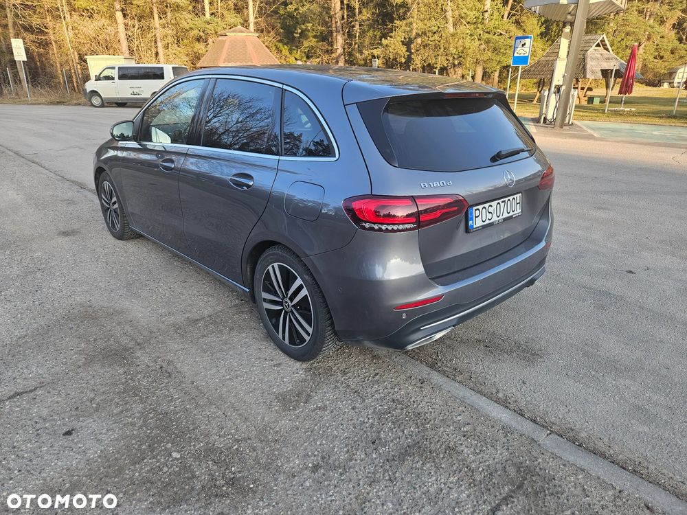 Mercedes-Benz Klasa B 180 d Progressive 8G-DCT - 3