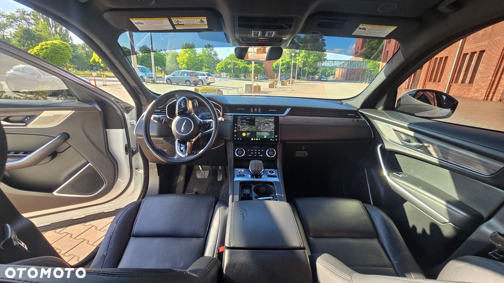 Jaguar F-Pace P250 AWD - 25
