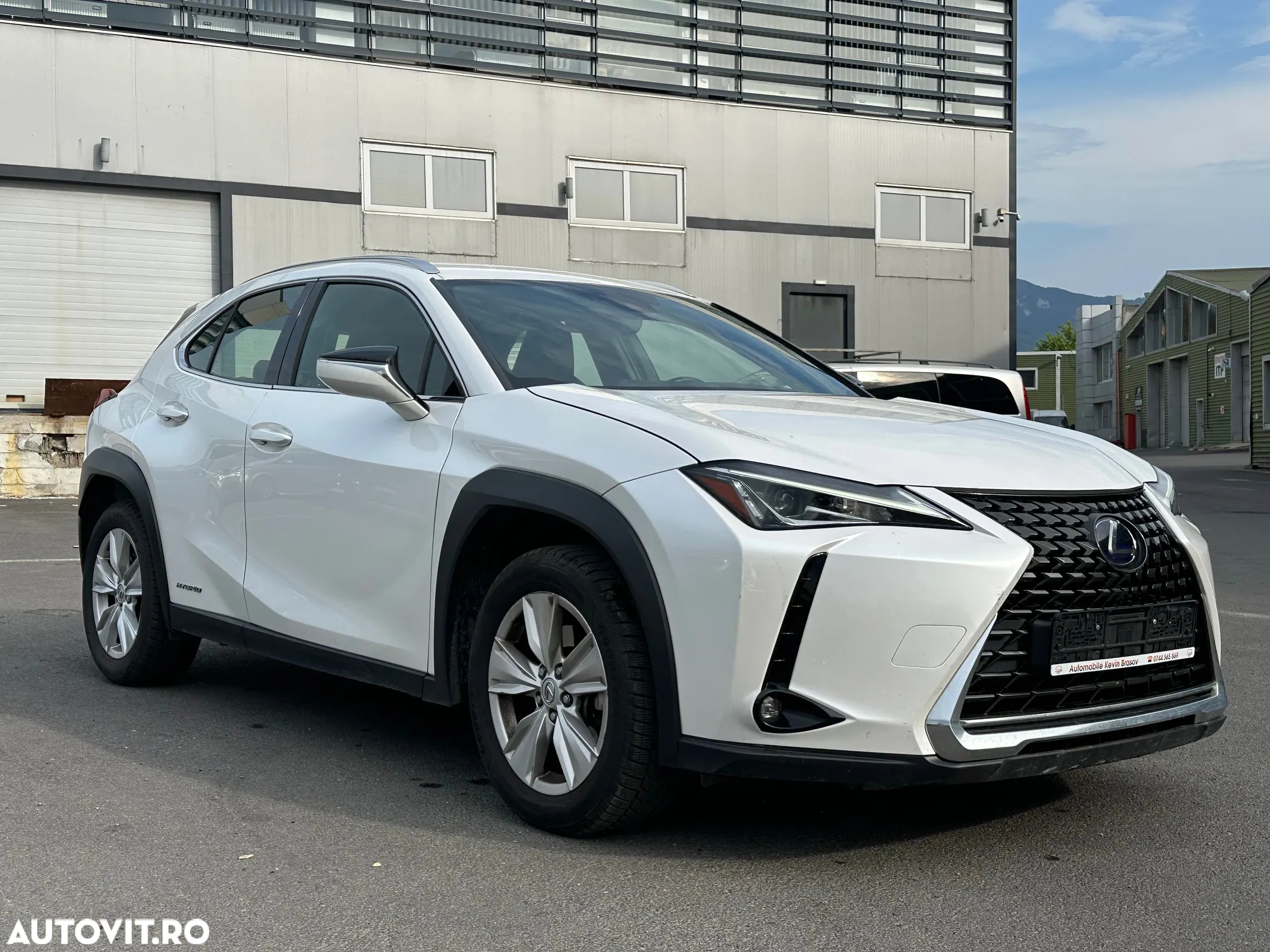 Lexus UX 250h Business Edition - 19