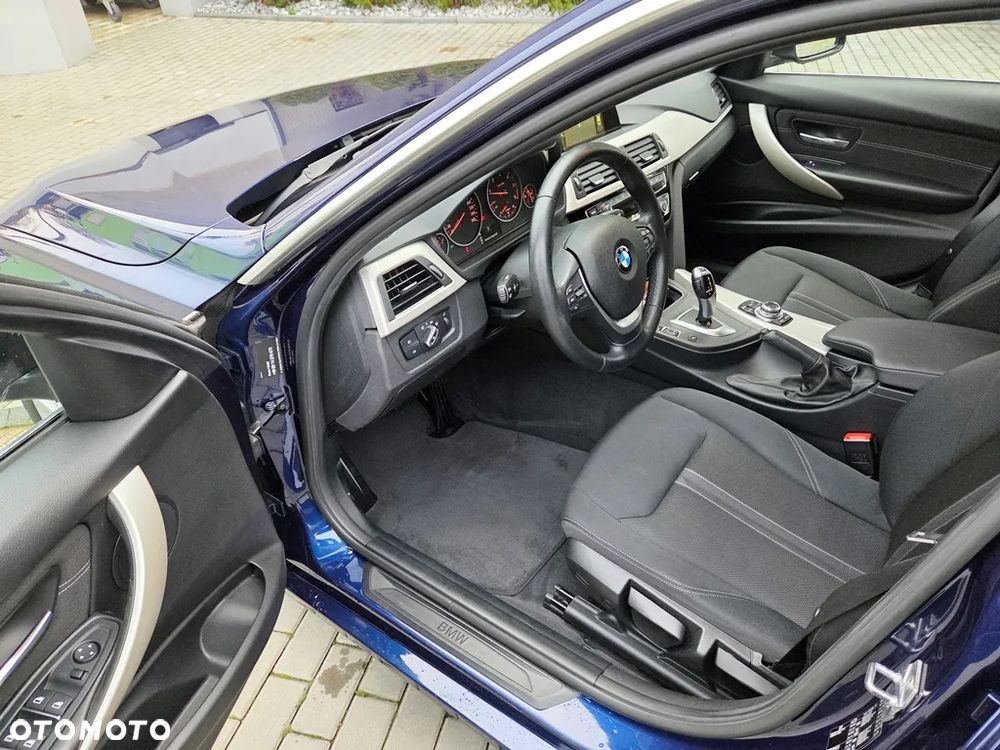 BMW Seria 3 318d Edition Luxury Line Purity - 18