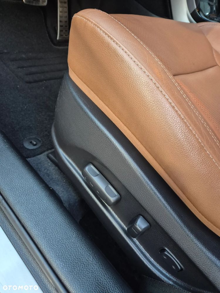 Hyundai i40 Kombi 1.7 CRDi DCT Premium - 17