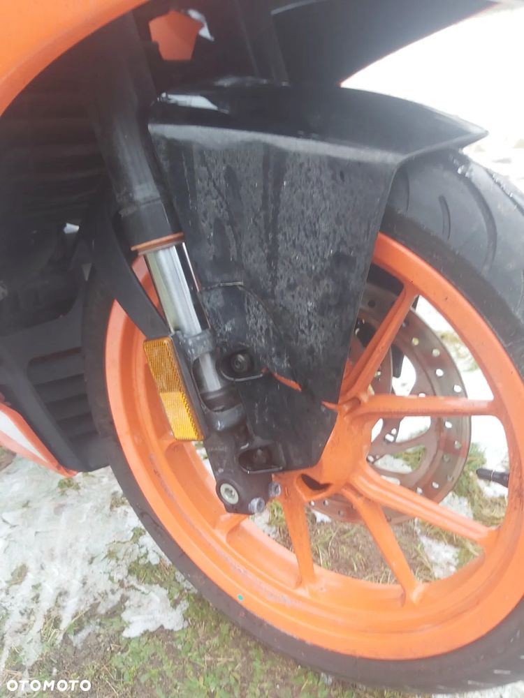 KTM RC 125 - 11