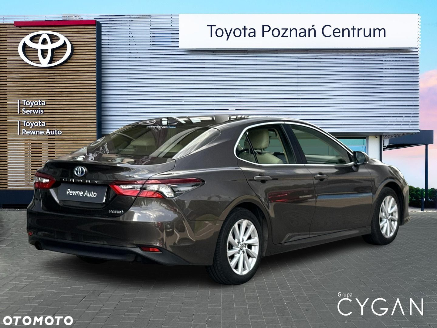 Toyota Camry - 6