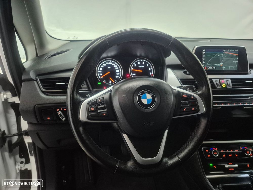 BMW 216 Gran Tourer i 7L Line Luxury - 11