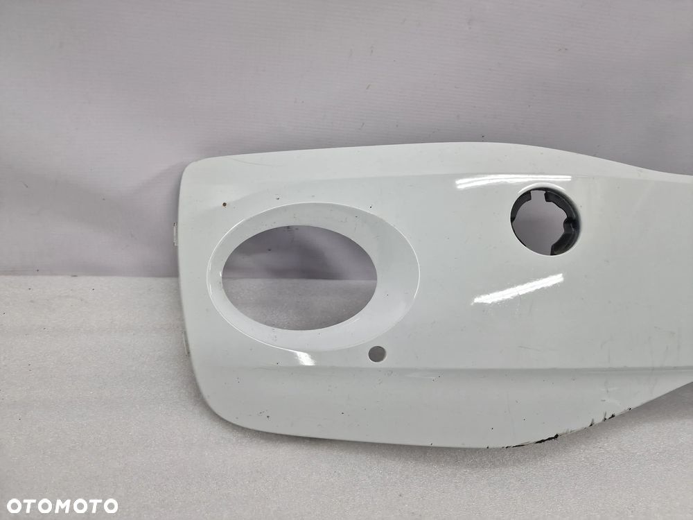 VW UP LIFT 16- BLENDA / LISTWA KRATKI ŚRODKOWEJ , NR AUKCJI KR159 - 2