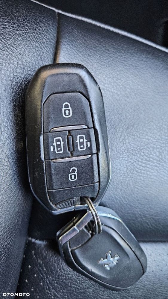 Peugeot Traveller L2 2.0 Business VIP - 40