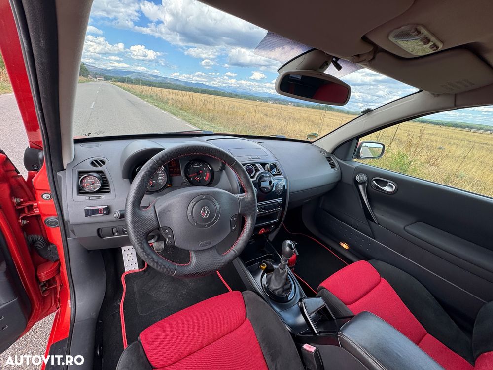 Renault Megane Sport F1-Team - 8