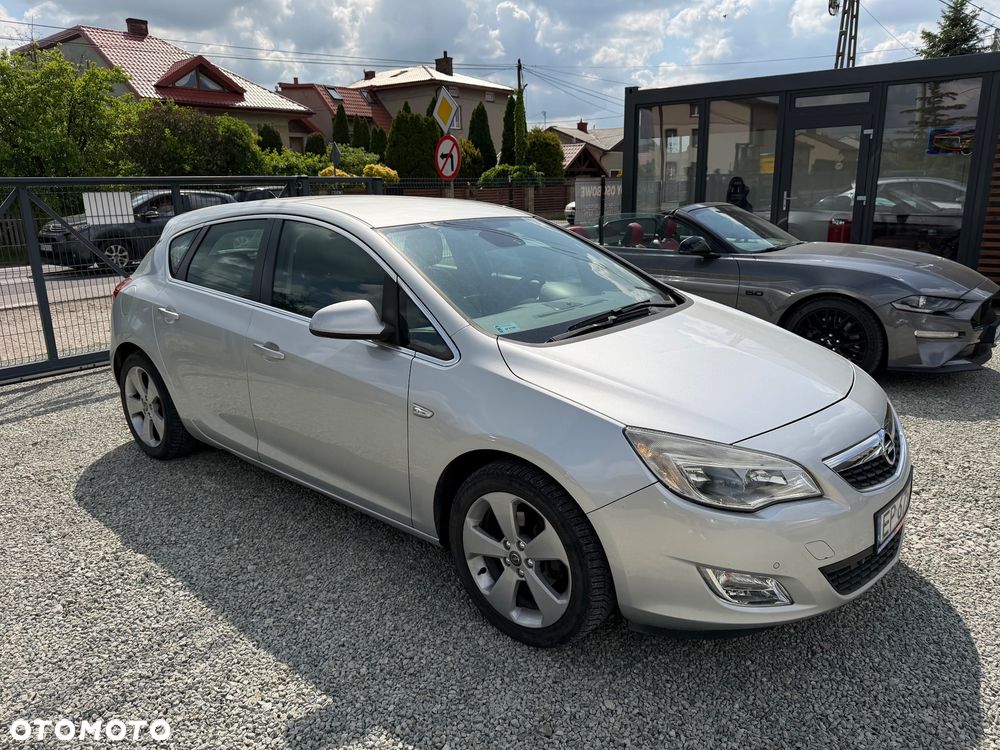 Opel Astra 1.6 Design Edition - 18