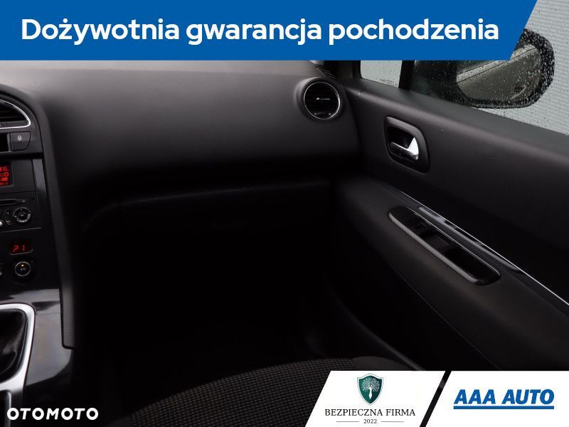 Peugeot 5008 - 10