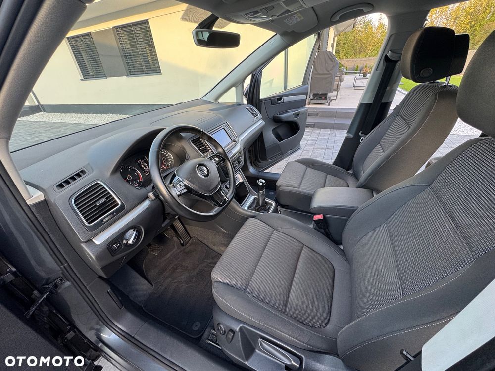 Volkswagen Sharan 2.0 TDI 4MOTION Highline - 25