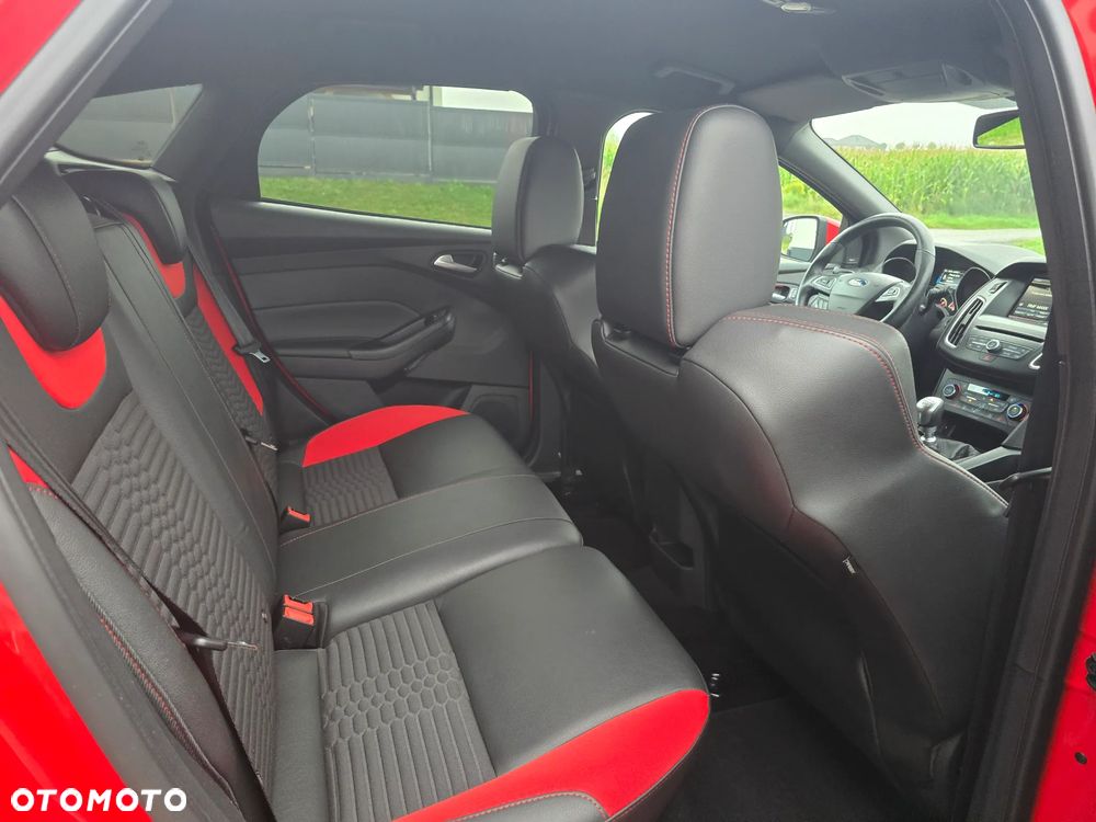 Ford Focus 2.0 EcoBoost ST mit Leder-Sport-Paket - 27
