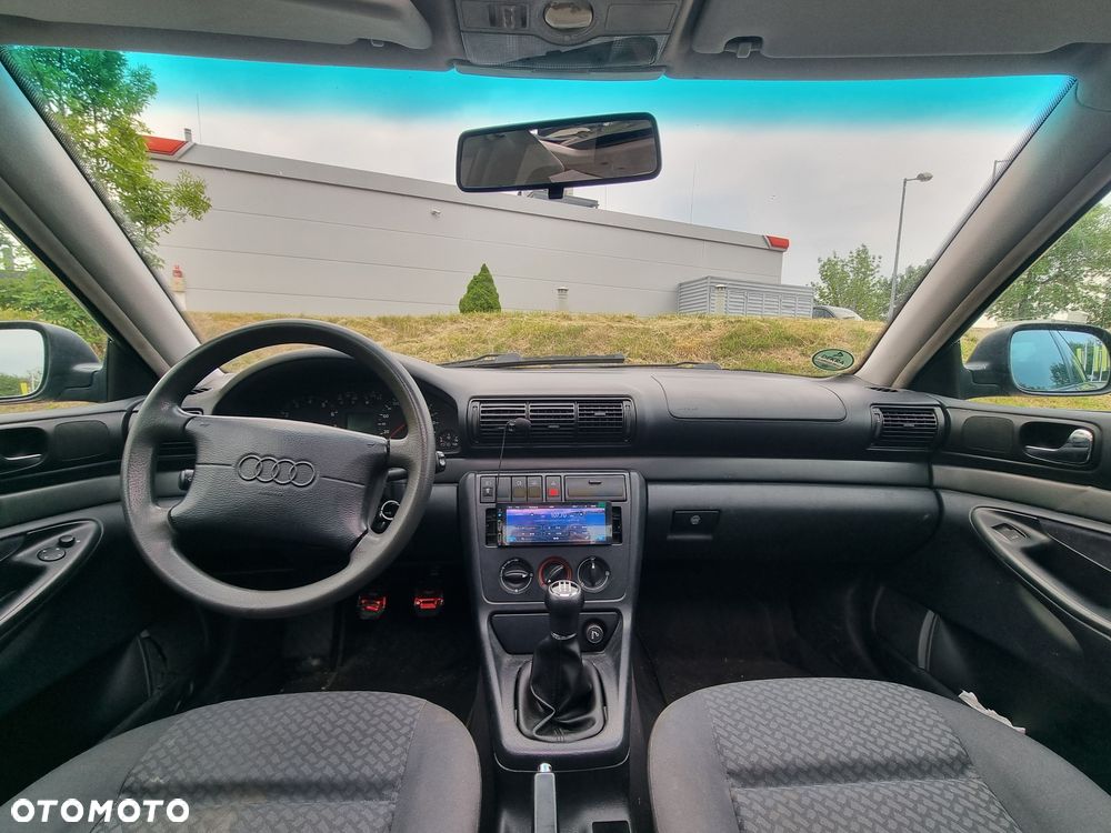 Audi A4 Limousine - 6