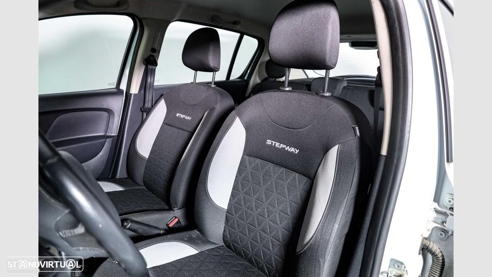 Dacia Sandero 1.5 dCi Stepway - 8