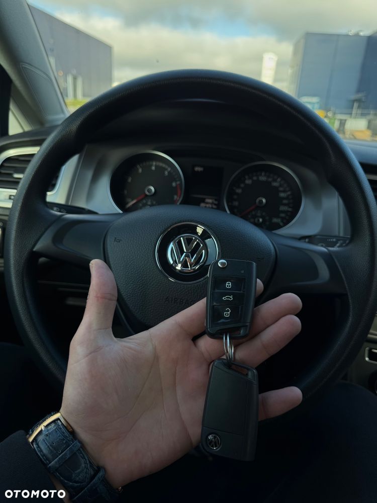 Volkswagen Golf - 23