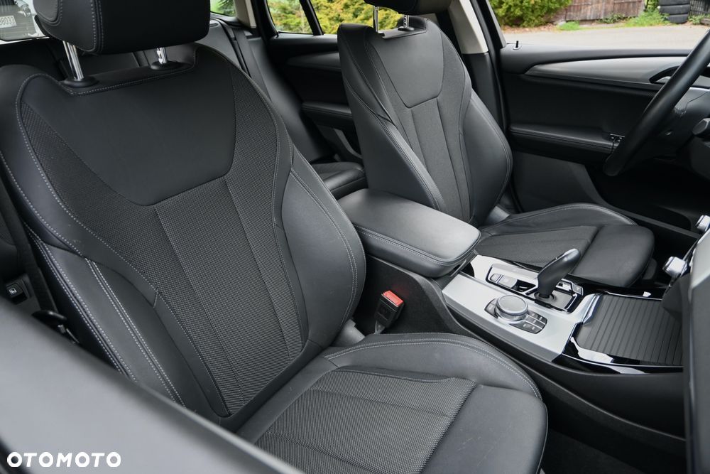 BMW X3 sDrive18d xLine sport - 33