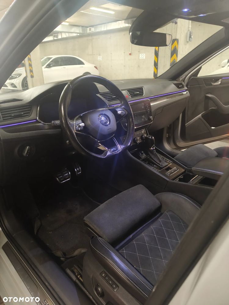 Skoda Superb 2.0 TDI DSG Sportline - 5