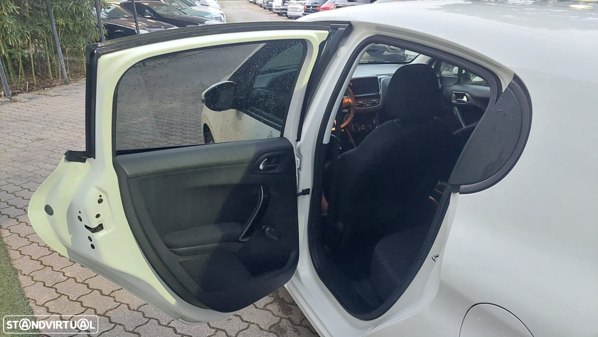 Peugeot 208 1.2 PureTech Signature - 12