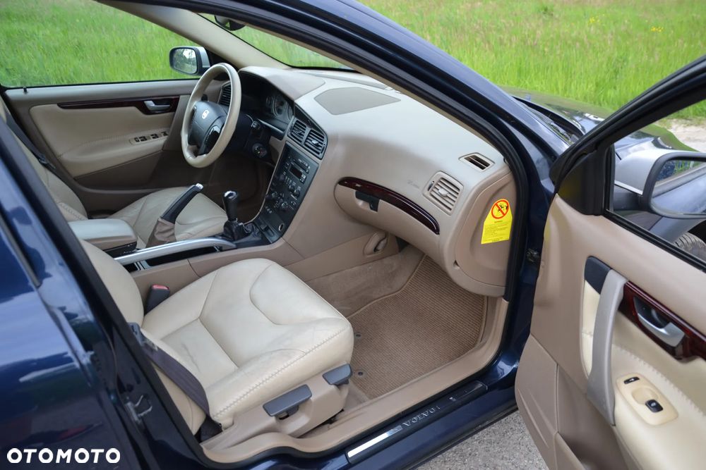 Volvo XC 70 AWD Premium - 26