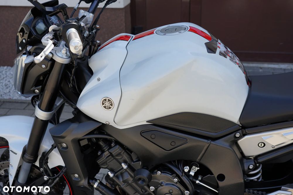 Yamaha FZ - 29