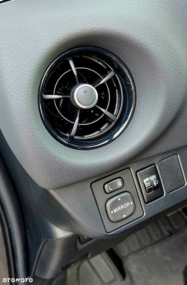 Toyota Yaris Hybrid 100 Premium - 7