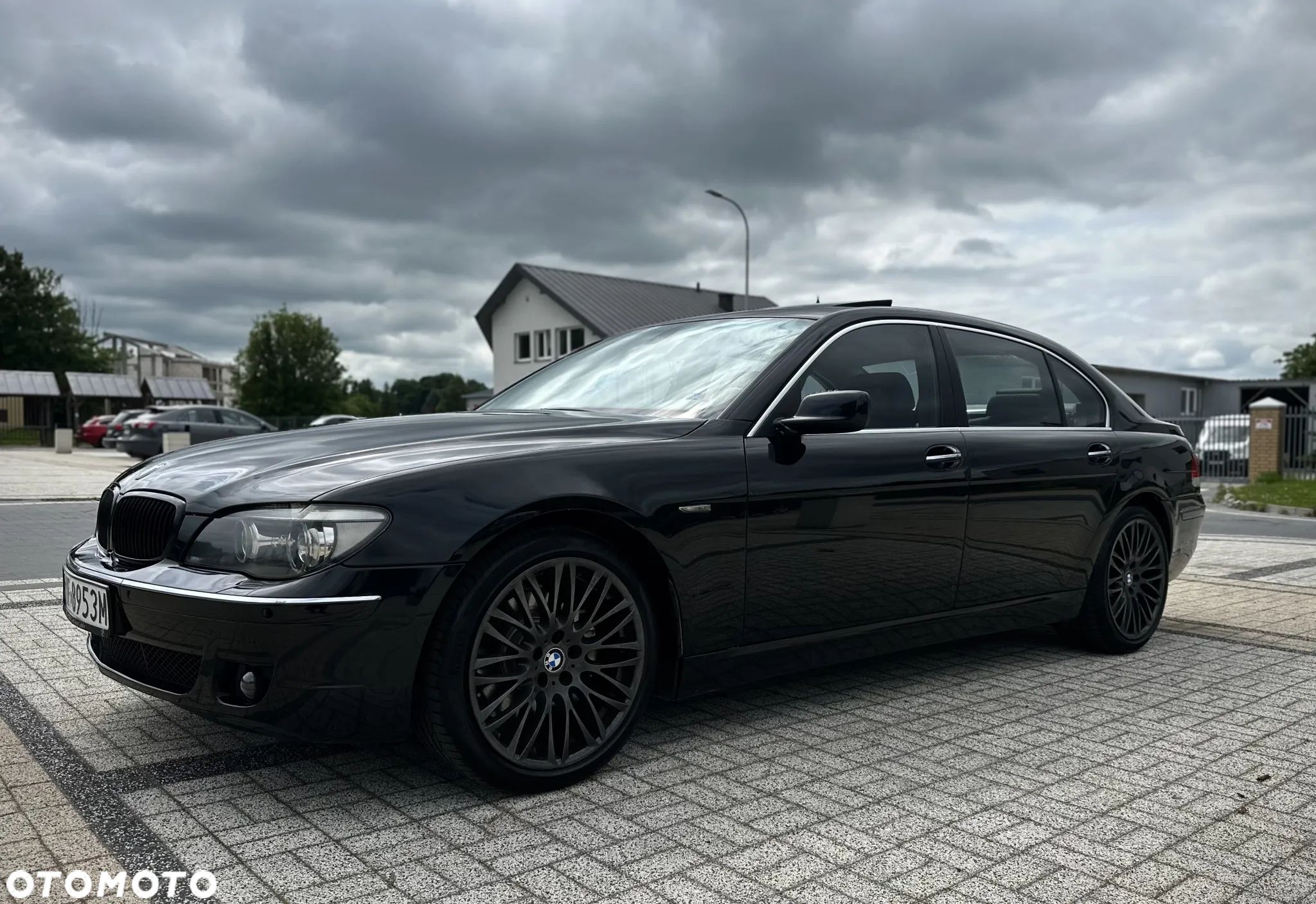 BMW Seria 7 750i L - 1