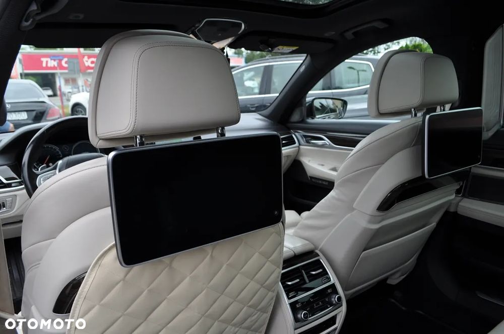 BMW Seria 7 750Ld xDrive - 25