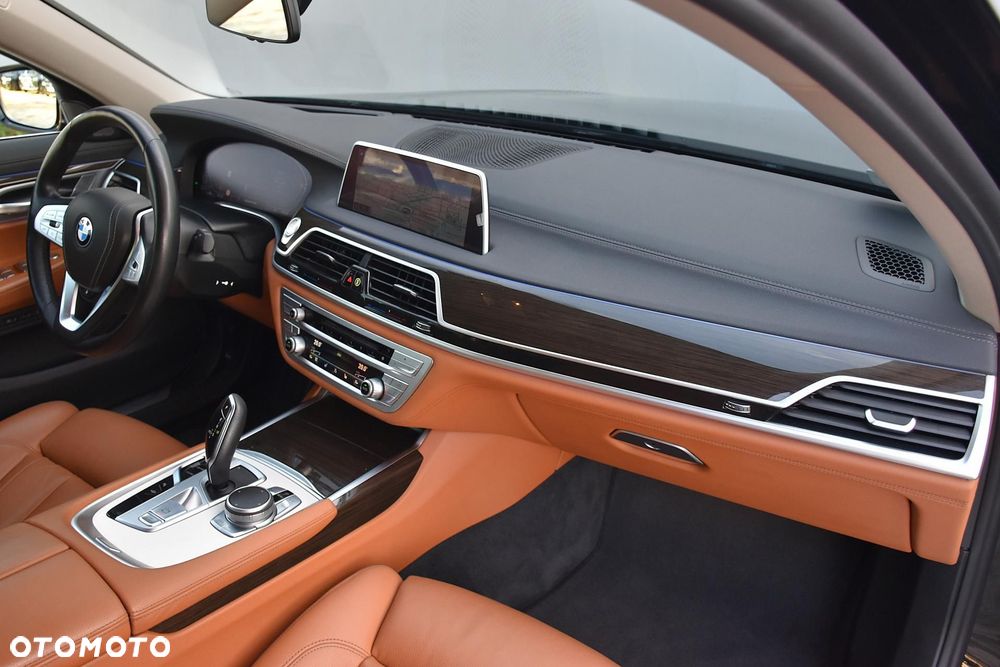 BMW Seria 7 - 11