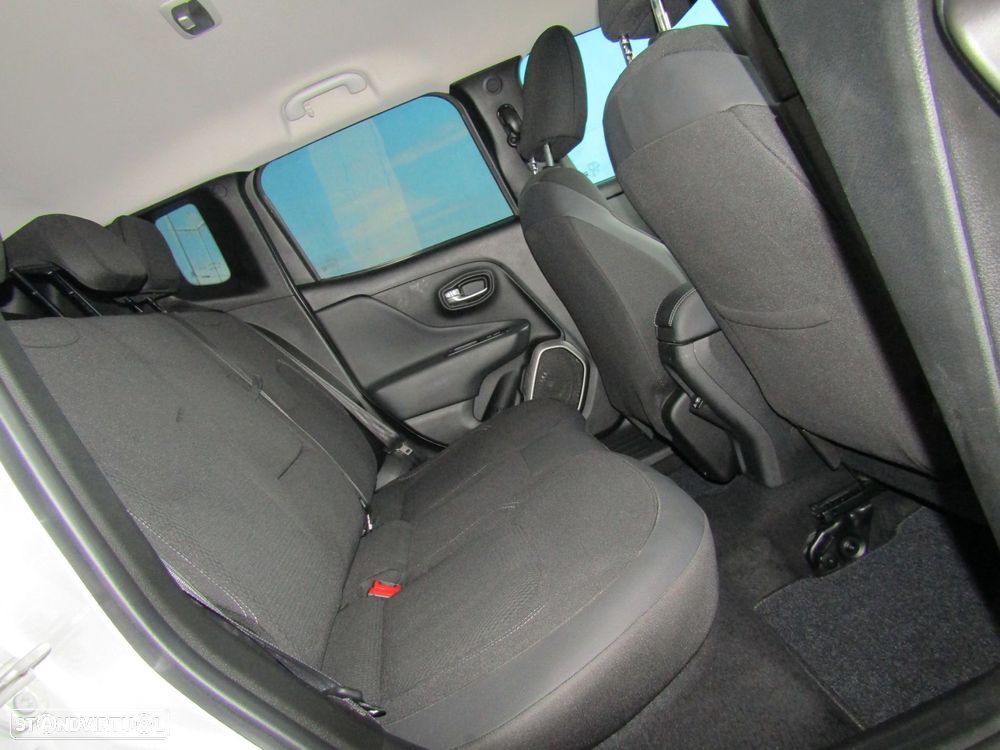 Jeep Renegade 1.6 MJD Night Eagle - 17