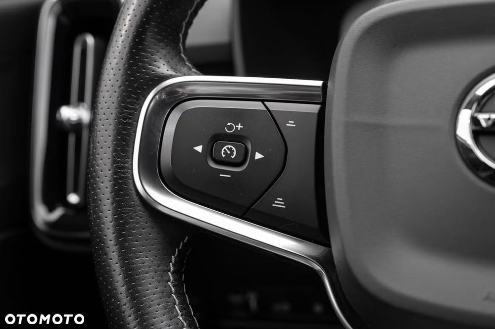 Volvo XC 40 T5 Twin Engine DKG R-Design - 12