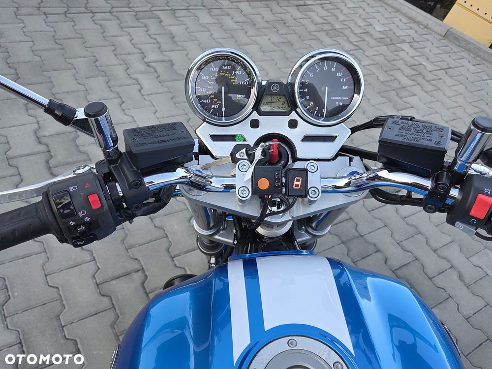 Yamaha XJR - 26