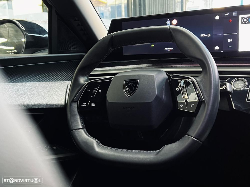 Peugeot 5008 1.2 Hybrid Allure e-DCS6 - 23