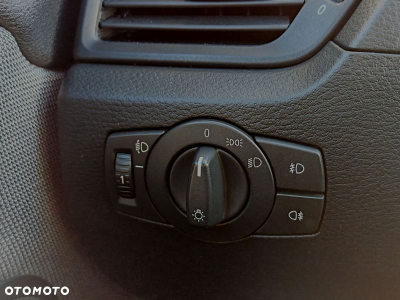 BMW X1 sDrive18i xLine - 30