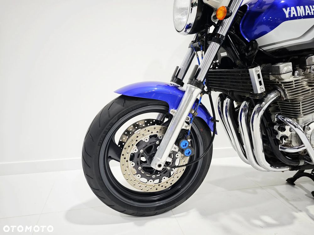 Yamaha XJR - 20