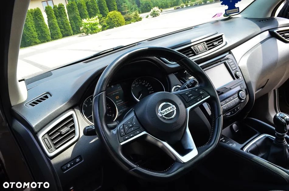 Nissan Qashqai 1.3 DIG-T SHIRO - 24