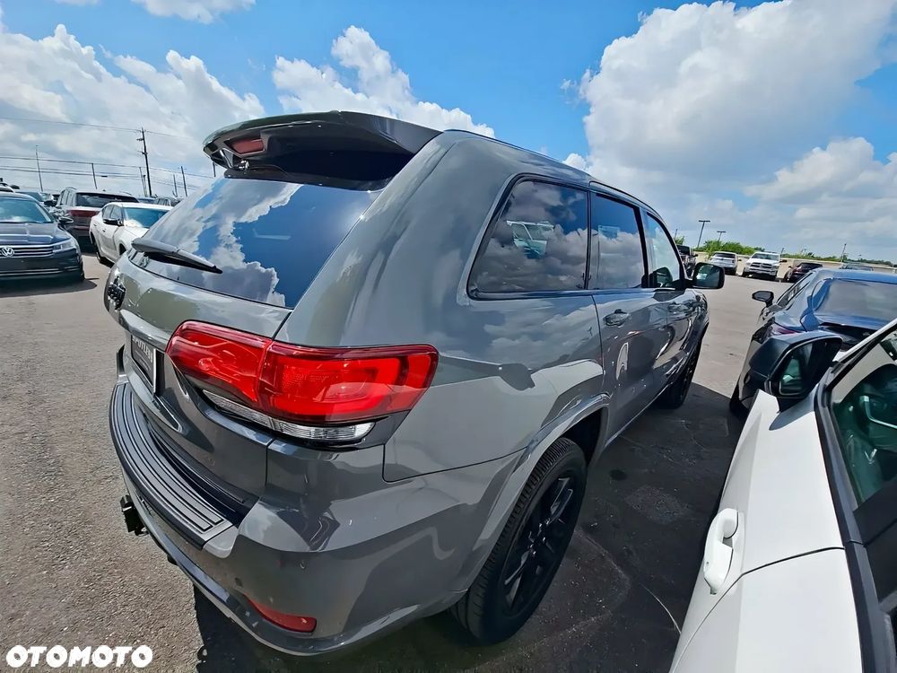 Jeep Grand Cherokee - 3