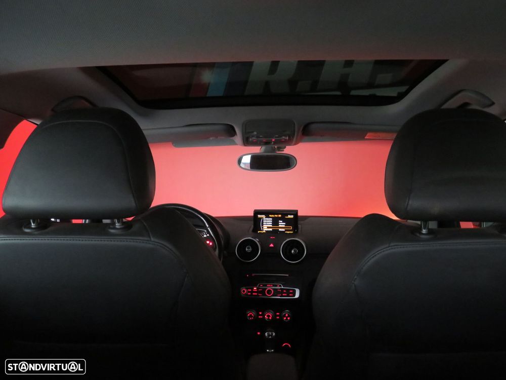 Audi A1 Sportback 1.6 TDI S tronic - 8