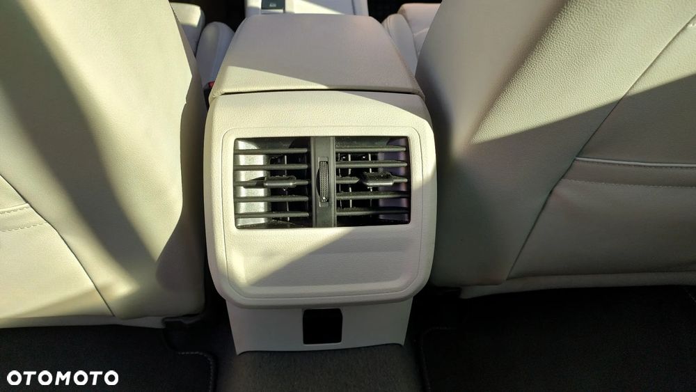 Volkswagen Passat 2.0 TDI 4Mot Elegance DSG - 36