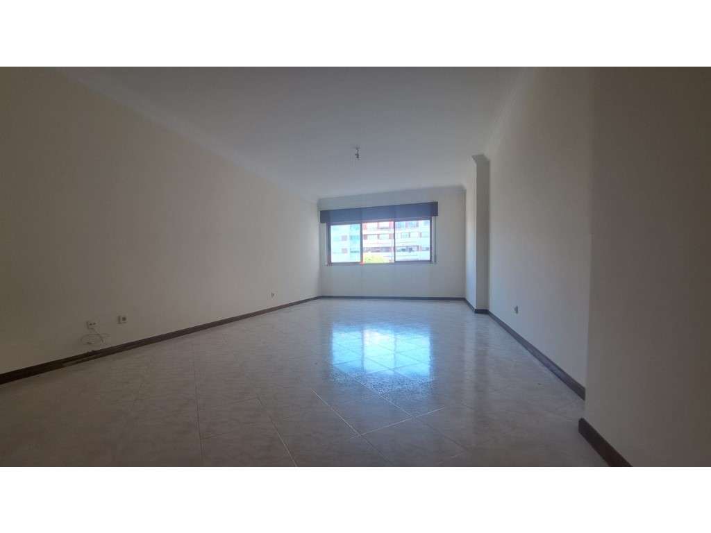 Apartamento T2 C/Parqueamento Mem Martins - Grande imagem: 4/15