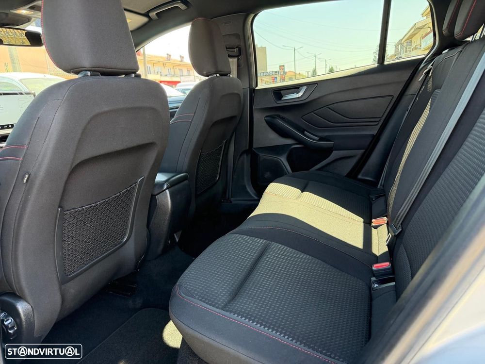 Ford Focus SW 1.0 EcoBoost MHEV ST-Line - 11