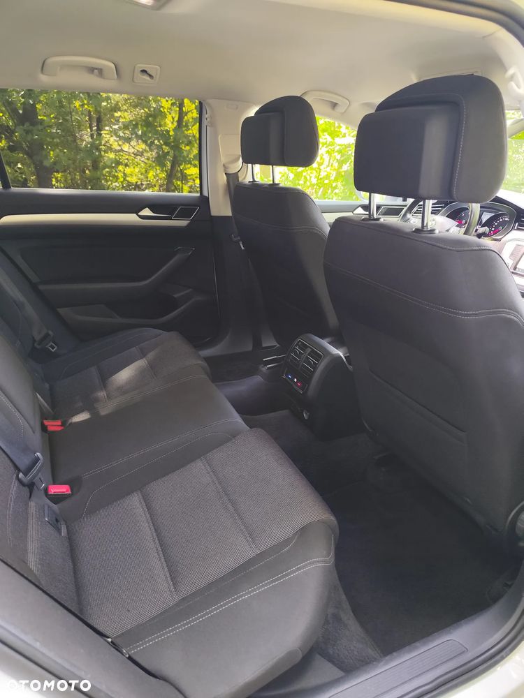 Volkswagen Passat 2.0 TDI (BlueMotion Technology) Comfortline - 8