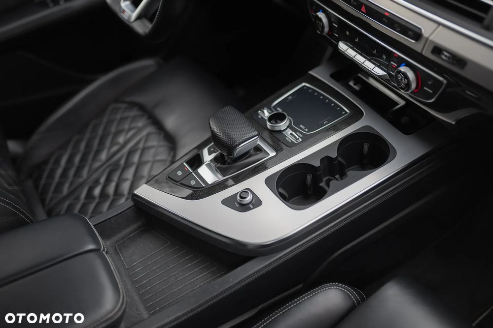 Audi Q7 - 19