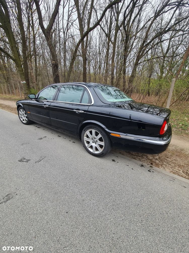 Jaguar XJ XJ8 4.2 LWB Sovereign - 4