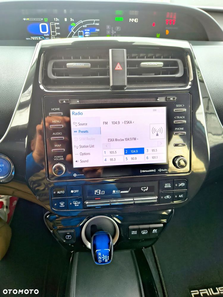 Toyota Prius (Hybrid) Comfort - 17