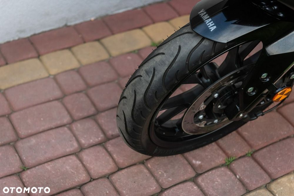Yamaha YZF - 8