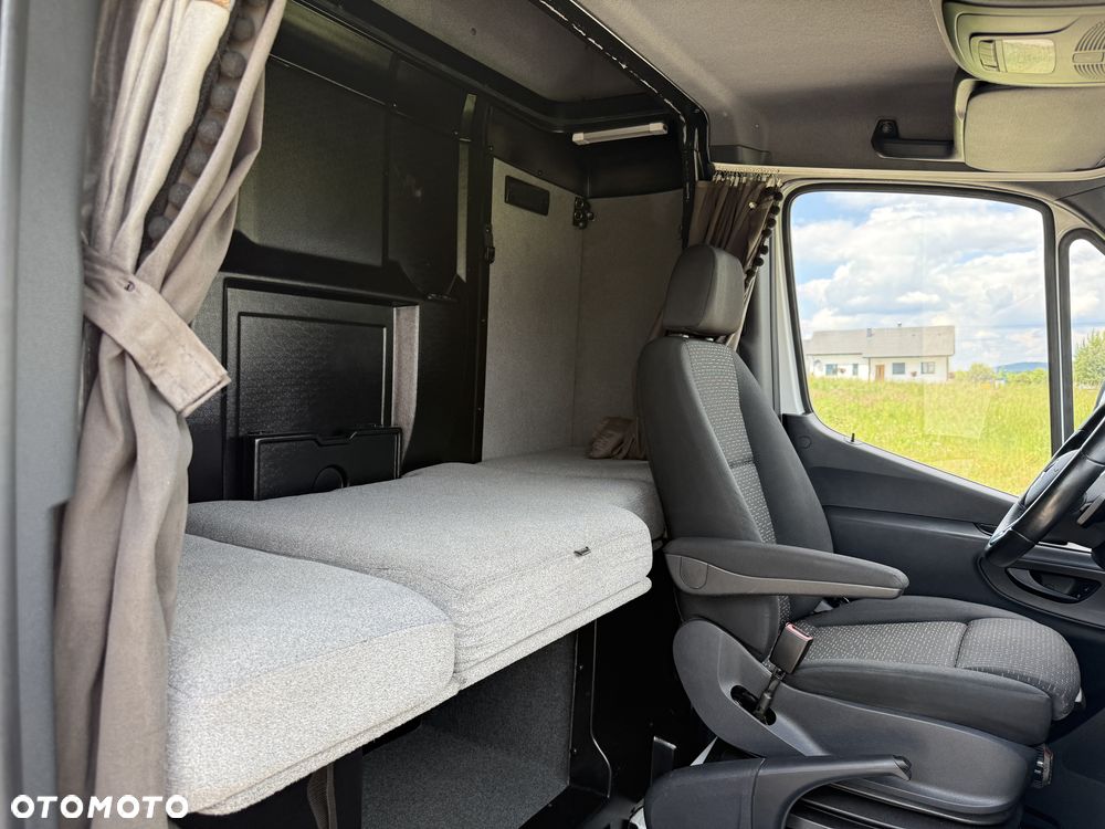 Mercedes-Benz Sprinter - 15