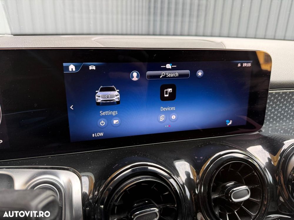Mercedes-Benz GLB - 16