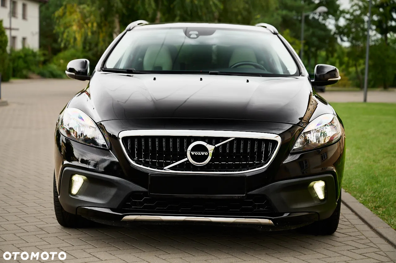 Volvo V40 Cross Country D2 Drive-E Ocean Race - 2